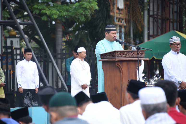 Bupati Amril Sholat Ied Bersama Ribuan Jamaah dari 11 Masjid dan Mushalla