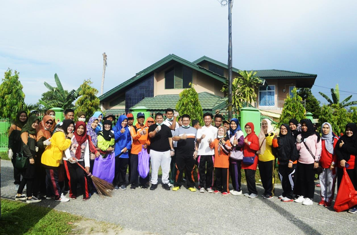 Anggota Komisi I DPRD Kabupaten Bengkalis Syafroni Untung Apresiasi Program Kerja Kamis Bersih  yang ditaja  Oleh Kecamatan Mandau 