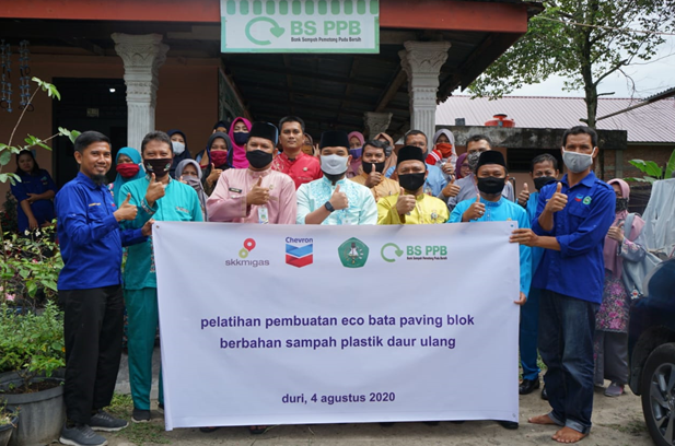 Bank Sampah Pematang Pudu Bersih Gelar Pelatihan Pembuatan Batu Bata  Dari Bahan Plastik (Ecobata)