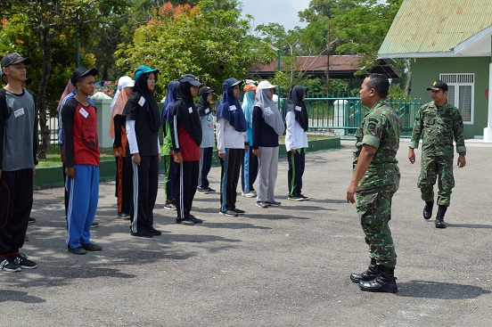 Paskibra Kecamatan Mandau Mengikuti Latihan Hari Pertama di Lapangan Koramil Mandau